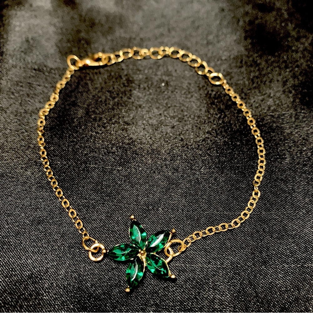 Dainty Elegant Gold Emerald Green Minimalist Five Point Flower Bracelet
